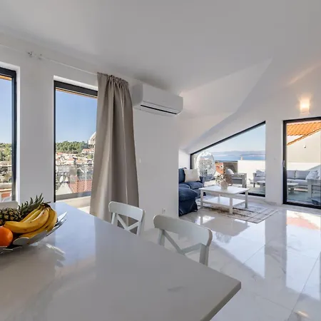 Penthouse Vanda Lägenhet Sutivan