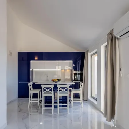 Lägenhet Penthouse Vanda Sutivan