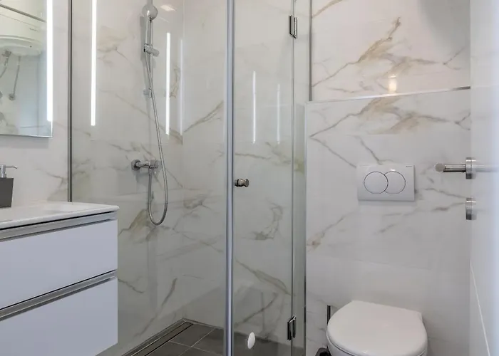 Penthouse Vanda * Sutivan