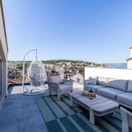 Penthouse Vanda Apartment *