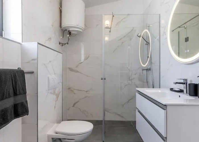 Penthouse Vanda * Sutivan