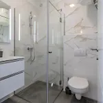 Penthouse Vanda * Sutivan