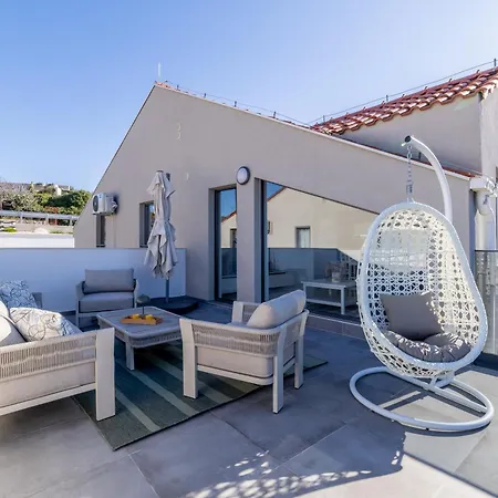 Appartement Penthouse Vanda Sutivan